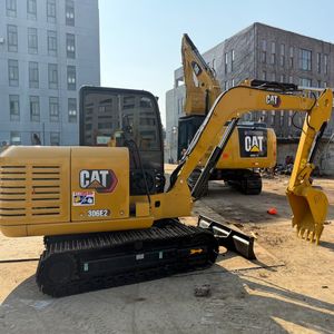 Mini-excavatrice CAT 306E2 d'occasion 2026 avec godet de terrassement de 0,12 m³ de capacité, poids opérationnel de 1,2 tonne, moteur d'origine, bon état - Product Image 1
