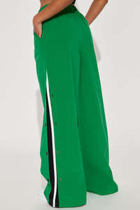 Pantalon unisexe vert à jambes larges avec boutons-pression sur le côté, décontracté et sportif, pour marque privée - Fabricant de pantalons pour hommes - Product Image 4