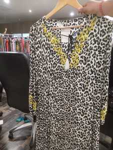 Colección Artesanal, Vestido Túnica Maxi Boho de Algodón Premium para Mujer, Diseño Tradicional con Estampado de Leopardo, Cuello Alto con Volantes, Elástico - Product Image 4