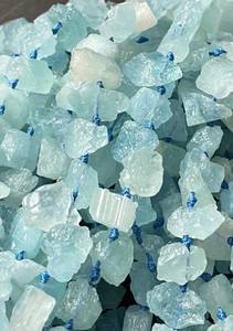 ลูกปัดอะความารีนธรรมชาติทรงก้อน รูปทรงสวยงาม พลอยสีน้ำเงินดิบ ร้อยเป็นเส้นเต็ม สำหรับทำเครื่องประดับ - Product Image 6