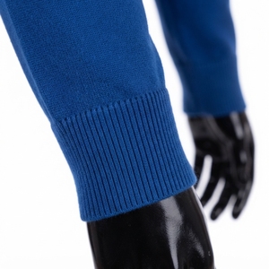 Cardigan grec boutonné en chenille bleu roi pour femme, col en V, couleur unie, avec logo brodé, personnalisable OEM/ODM - Product Image 3