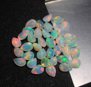 Opale naturelle d'Éthiopie Welo, taille poire, facettée, pierre précieuse en vrac pour la fabrication de bijoux, taille calibrée - Product Image 4