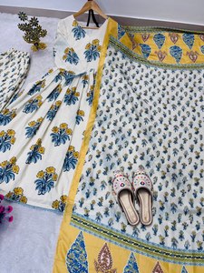 ชุดสัลวาร์ดีไซน์เนอร์อินเดีย-ปากีสถาน ยี่ห้อมาสลิน พร้อมงานปักดิ้นหลากสี  พร้อมเสื้อคุर्ติสีขาว เหมาะสำหรับงานปาร์ตี้ งานแต่งงาน หรือใส่ลำลอง ชุดสัลวาร์บูติก - Product Image 4