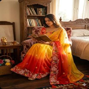 Sari de Georgette Acolchado de Diseño VASTRA COTTAGE con Bordado de Lentejuelas, Sari Ligero para Fiestas con Blusa - Product Image 2