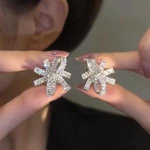 Boucles d'oreilles clous unisexes de luxe en diamant naturel taille brillant, or massif 18 carats, cadeau de mariage, bijoux de fête, design étoile étincelante - Product Image 2