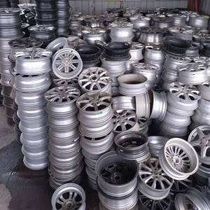 Déchets de jantes en alliage d'aluminium en gros, jantes d'aluminium usagées propres pour l'industrie du recyclage, approvisionnement en vrac à l'exportation, prix réduit, alliage - Product Image 1