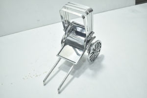 รถลากวินเทจโลหะคุณภาพส่งออก ของตกแต่งบ้าน ของประดับโต๊ะห้องนั่งเล่น สไตล์ดั้งเดิม มีจำหน่าย - Product Image 4