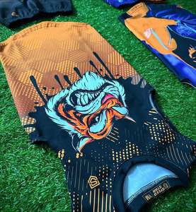 Conjunto de Camiseta de Fútbol sin Mangas con Capucha para Hombre, Sublimada, Verde y Negra, Diseño de Bulldog - Product Image 3