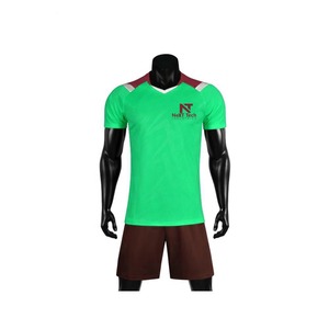 Vêtements de sport confortables pour hommes, uniforme de football 100% polyester, uniforme de football sur mesure pour hommes - Product Image 4