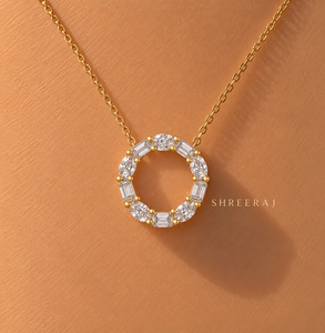 Collier pendentif en or jaune massif 18 carats avec diamant de laboratoire taille ovale et taille baguette DEF VVS, cadeau de mariage personnalisé, fournisseur de bijoux fins - Product Image 3
