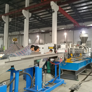 Máquina Peletizadora de Alimentos para Mascotas de un Solo Tornillo con Capacidad de 500-800 kg/h - Product Image 1