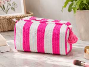 กระเป๋าเครื่องสำอางลายทางสีขาว ผ้าฝ้ายรักษ์โลก กันน้ำ ขนาดกลาง ปิดซิป พกพาสะดวก พร้อมพู่ห้อย - Product Image 2