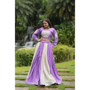 Faux Georgette traditionnelle avec fil à paillettes lourd travail brodé Lehenga Choli - Product Image 2