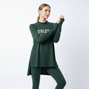 Tunique de sport longue pour femme, coupe ample, à manches longues, respirante, séchage rapide, écologique, ourlet asymétrique, style modeste, pour musulmanes - Product Image 1