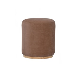 Pouf minimaliste durable et portable en tissu amande pour salon et chambre à coucher - Product Image 1