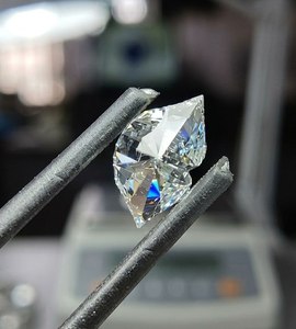 Diamantes Sintéticos LIPS Cut LAB, Corte Brillante, Pulidos, Blancos, VVS, Disponibles en Todos los Tamaños, Pedido Personalizado para Joyería - Product Image 2