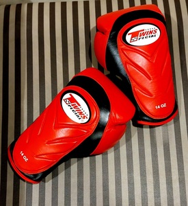 Gants de boxe en cuir personnalisés OEM, marque sur mesure, 14 oz, à lacets, pour poignet, antidérapants, protection UV, respirants, entraînement adulte - Product Image 5