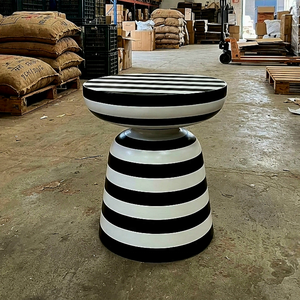 Tabouret moderne à rayures noires et blanches, table d'appoint ronde en métal unique, meubles de salon de luxe design, décoration minimaliste pour la maison - Product Image 3