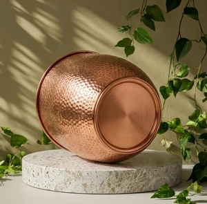 Maceta Moderna de Metal con Diseño de Cobre Martillado, Macetero Interior Minimalista con Acabado Tallado a Mano, Duradero para Decoración del Hogar, MORADABAD ART - Product Image 2