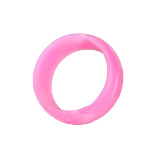 Bracelet en résine bijoux ethniques exquis pour femmes artisanat élégant matériau léger et mode tendance - Product Image 1