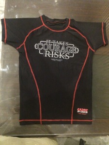 Rashguard de sublimation - Haut de compression léger et respirant avec protection antibactérienne et anti-UV pour l'entraînement - Product Image 1