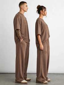 Ensemble de survêtement unisexe ONETEN en coton marron, col rond, manches courtes, coupe ample, longueur intégrale, avec logo, pour l'automne, tenue décontractée - Product Image 4