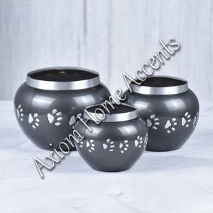 Hermosa urna de cremación para mascotas con grabado personalizable y acabado de metal natural para recuerdos duraderos de Axiom Home Accents - Product Image 3