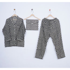 ชุดนอนลำลองผ้าฝ้ายสำหรับผู้หญิง สีดำลายเรขาคณิต พิมพ์ลายด้วยมือ เหมาะสำหรับฤดูใบไม้ผลิ ฤดูร้อน ฤดูหนาว และเป็นของขวัญสำหรับเพื่อนเจ้าสาว - Product Image 6