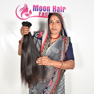 ผู้จัดจำหน่ายผมปลอมแบบม้วนจากอินเดีย Moon Hair ขายส่ง ผมมนุษย์แท้ 100% เวอร์จิ้น เรมี่ สีดำธรรมชาติ เนื้อผมนุ่มลื่น แบบติดคลิปสำหรับผู้หญิง - Product Image 5