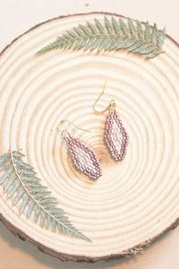 Pendientes colgantes artesanales de cuentas de semillas rosa rubor, joyería minimalista bohemia, elegantes, ligeros, regalo de moda para mujer - Product Image 5
