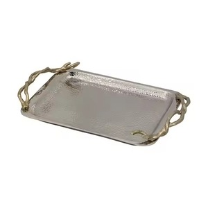 Bandeja de Servicio Metálica de Alto Brillo, Elegante Plato para Servir Aperitivos para Eventos Corporativos y Fiestas - Product Image 1