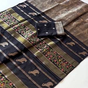 Sari VASTRA COTTAGE en viscose de Chine, tissé jacquard avec des broderies dorées Zari, motif Meenakari Paon et Éléphant Butta - Product Image 4