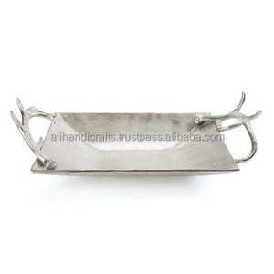 ถาดเสิร์ฟทรงโค้งสีเงิน Grand Deco Arch – ถาดอาหารทรงยาวพร้อมขอบแบบขั้นบันไดสำหรับการเสิร์ฟอาหารหรูหราและบุฟเฟ่ต์ - Product Image 5
