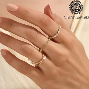 Bague de fiançailles classique pour femme en moissanite taille coussin, plaqué or 18 carats, sertie à griffes, base en argent - Product Image 6