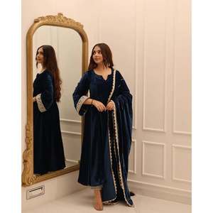 ชุดราตรีออกแบบมีสไตล์ชุดปาร์ตี้สวมพร้อมจี้และ dupatta - Product Image 1