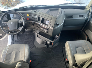 Camión semirremolque Volvo VNL64T760 Sleeper 2021 usado y limpio, listo para enviar - Product Image 6