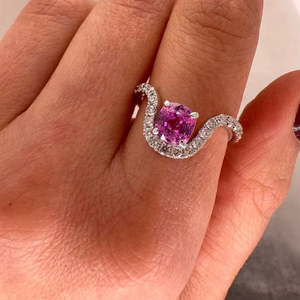 Anillo de Lujo sin Calentamiento con Zafiro Rosa y Diamantes, Diseño de Ola, Oro de 18K, Anillo de Diseñador para Mujer, Engaste de Púas y Pavé - Product Image 5