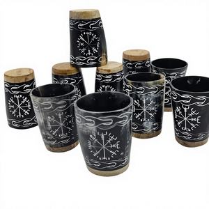 Verre à boire viking en corne de buffle écologique, aspect antique, sculpté à la main avec symboles croix et Valknut, tasse nordique artisanale en corne - Product Image 5