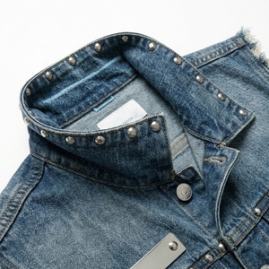 Gilet en jean pour homme avec clous, col rabattu, vêtement d'extérieur décontracté, 100% coton, couleur unie, longueur normale - Product Image 3