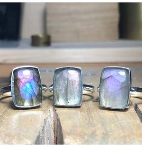 แหวนควอตซ์เหลี่ยมเพชรพลอยประดับพลอยอเมทิสต์ของนักออกแบบใหม่10มม. ได้รับการรับรองจาก IGI สำหรับงานแต่งงานและงานปาร์ตี้ - Product Image 3