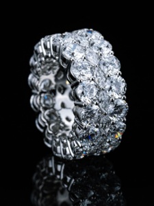 Anillo de Eternidad Unisex Clásico de Tres Hileras de Moissanita S925, Corte Brillante, Engaste de Garras, Chapado en Rodio, Joyería para Aniversario de Bodas - Product Image 4