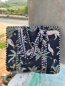 Bolso Tote Ligero Acolchado para Mujer, Estampado de Hojas Tropicales y Animales de la Selva, Estilo Bohemio, Cierre de Cremallera, Cadenas, para Todas las Temporadas - Product Image 2