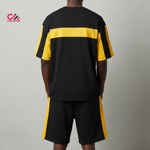 เสื้อยืดและกางเกงขาสั้นชุดเซ็ตสปอร์ตสีดำเหลืองสำหรับผู้ชาย ขายดี แห้งเร็ว ผ้าถัก ชุดฤดูร้อน - Product Image 3