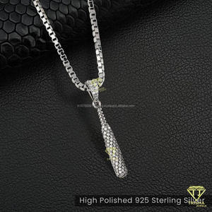 Pendentif baseball hip-hop exclusif avec sertissage de diamants de laboratoire entièrement incrustés et finition argentée - Product Image 4