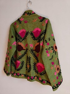 Veste décontractée pour femme grande taille en coton brodé floral bohème vert, col mandarin, manches longues, fermeture éclair - Product Image 3