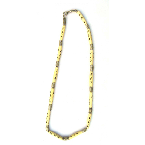 Collar Étnico con Cuentas de Color Amarillo Cuerno y Detalles en Plata Antigua, Joyería de Moda Unisex - Product Image 2