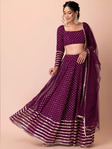 Ensemble Lehenga Choli en Georgette Bourgogne avec Paillettes, Broderies Zari et Dentelle – Tenue de Mariage Ethnique pour Femme - Product Image 1