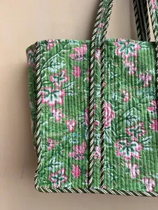 กระเป๋าช้อปปิ้งผ้าฝ้ายลายดอกไม้ทำมือกระเป๋าช้อปปิ้ง Kantha ขนาดใหญ่กระเป๋าผ้าควิลท์ของขวัญสำหรับผู้หญิงราคาไม่แพงสำหรับเธอ - Product Image 5