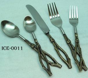 Juego de cubiertos de acero inoxidable con bordes lisos, cuchara, tenedor, cuchillo, diseño elegante, para uso en hoteles y restaurantes. - Product Image 5