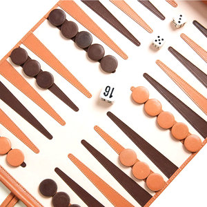 Plateau de jeu de backgammon en cuir avec dés, ensemble de voyage portable, design minimaliste, couleur orange et marron, durable pour adultes - Product Image 4